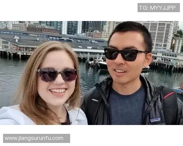 嫁给欧洲足球明星的她是谁揭秘背后的爱情故事与生活点滴