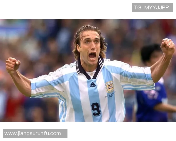 世界上的足球明星是如何影响全球体育文化和青少年成长的