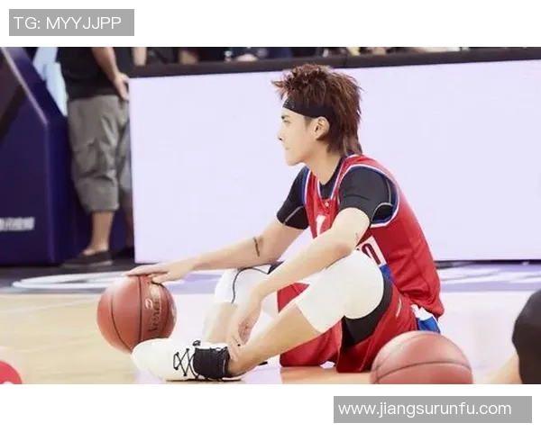 吴亦凡携手企鹅明星篮球赛展现运动魅力引发热议